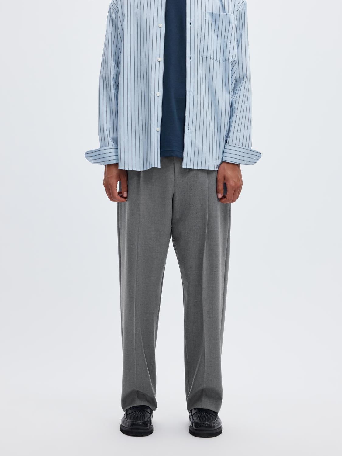model_shot-front